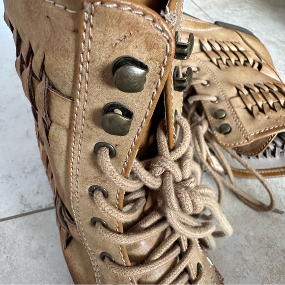 Basket weave booties - Picture 8 of 11